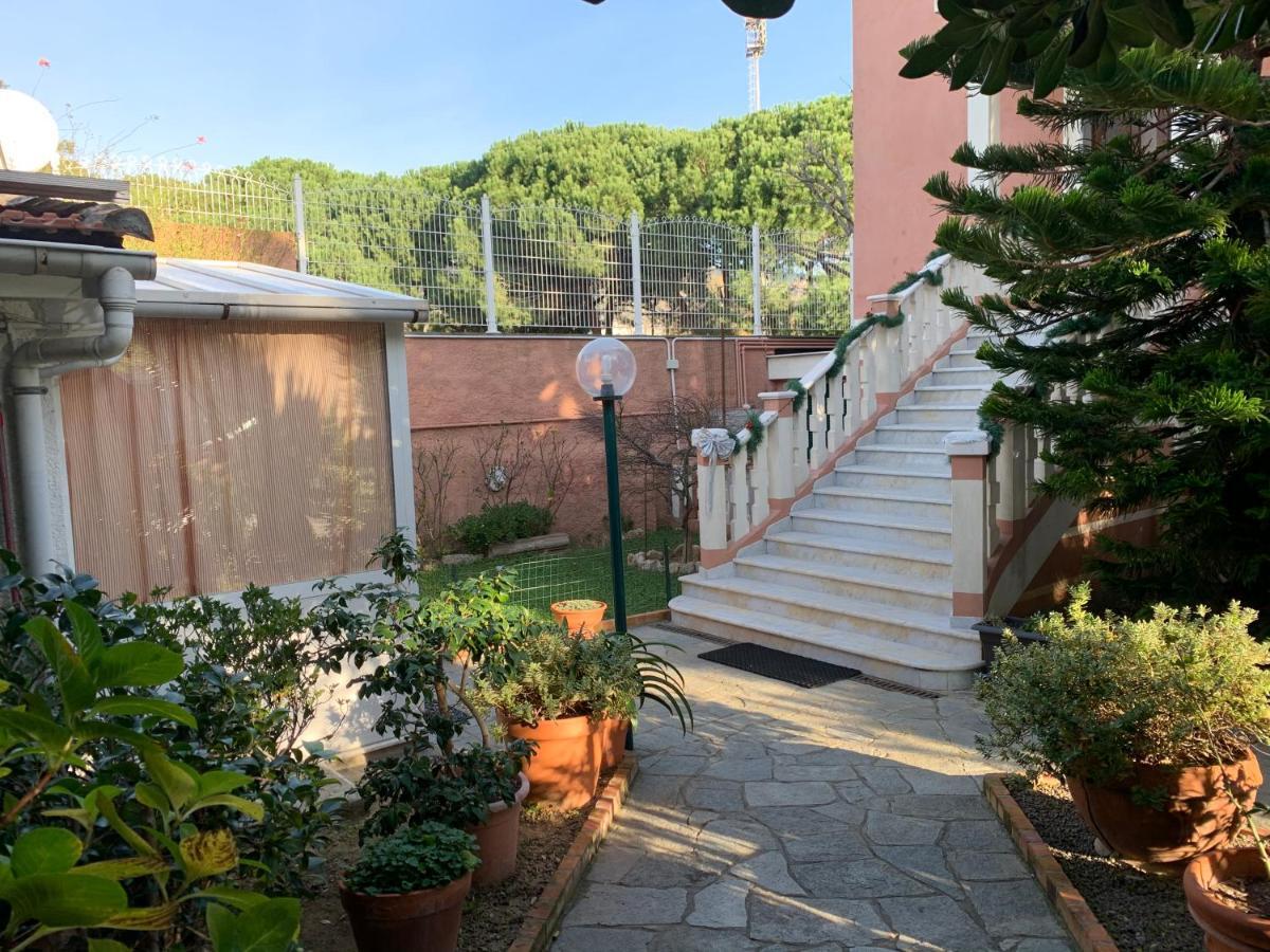 Resort Dependance Di Villa Rosa Maria Savona Exterior foto